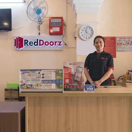 ホテル Reddoorz Near Khu Che Xuat Tan Thuan 2 ホーチミン市 エクステリア 写真