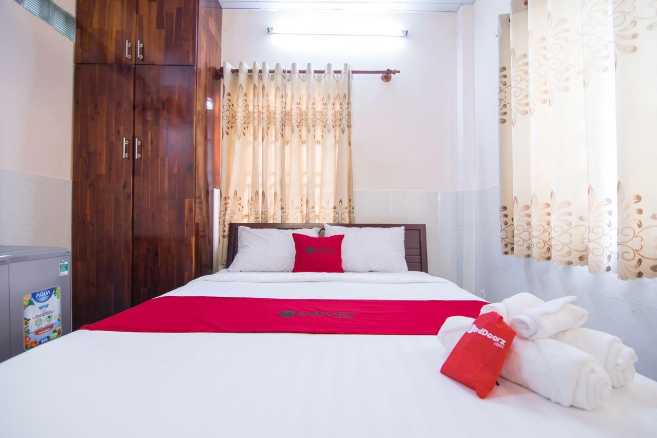 ホテル Reddoorz Near Khu Che Xuat Tan Thuan 2 ホーチミン市 エクステリア 写真