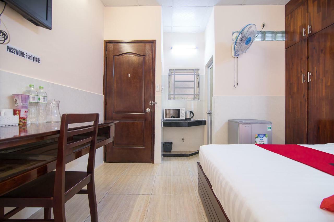 ホテル Reddoorz Near Khu Che Xuat Tan Thuan 2 ホーチミン市 エクステリア 写真