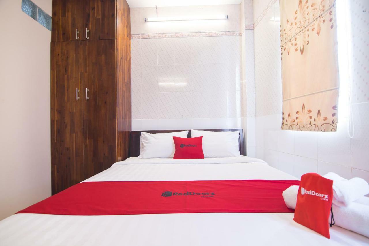 ホテル Reddoorz Near Khu Che Xuat Tan Thuan 2 ホーチミン市 エクステリア 写真