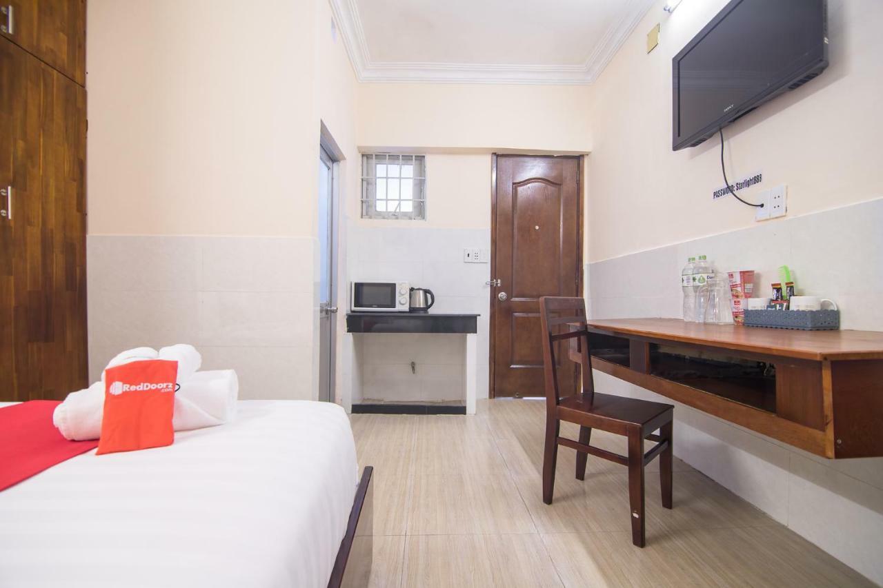 ホテル Reddoorz Near Khu Che Xuat Tan Thuan 2 ホーチミン市 エクステリア 写真