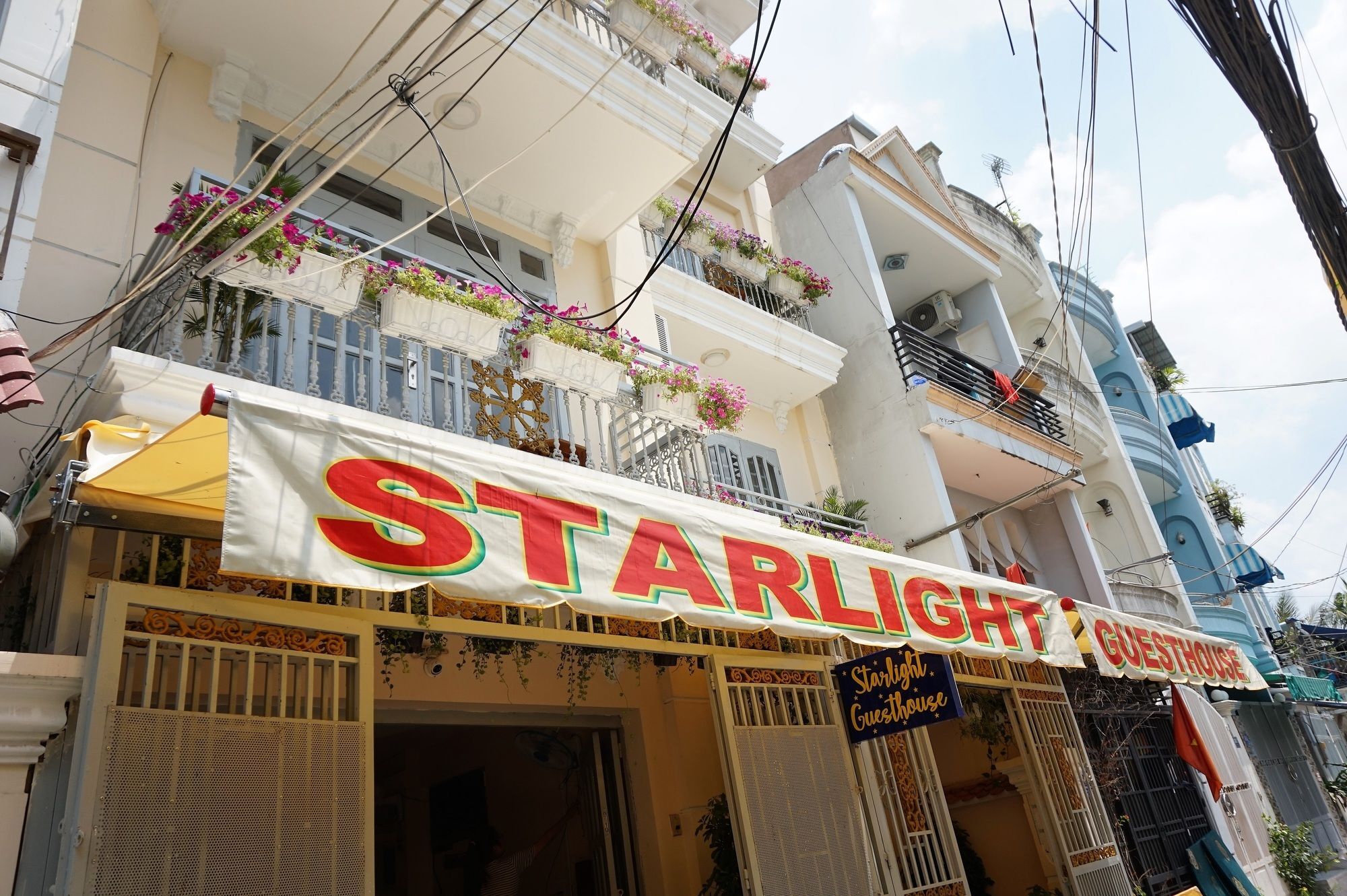 ホテル Reddoorz Near Khu Che Xuat Tan Thuan 2 ホーチミン市 エクステリア 写真