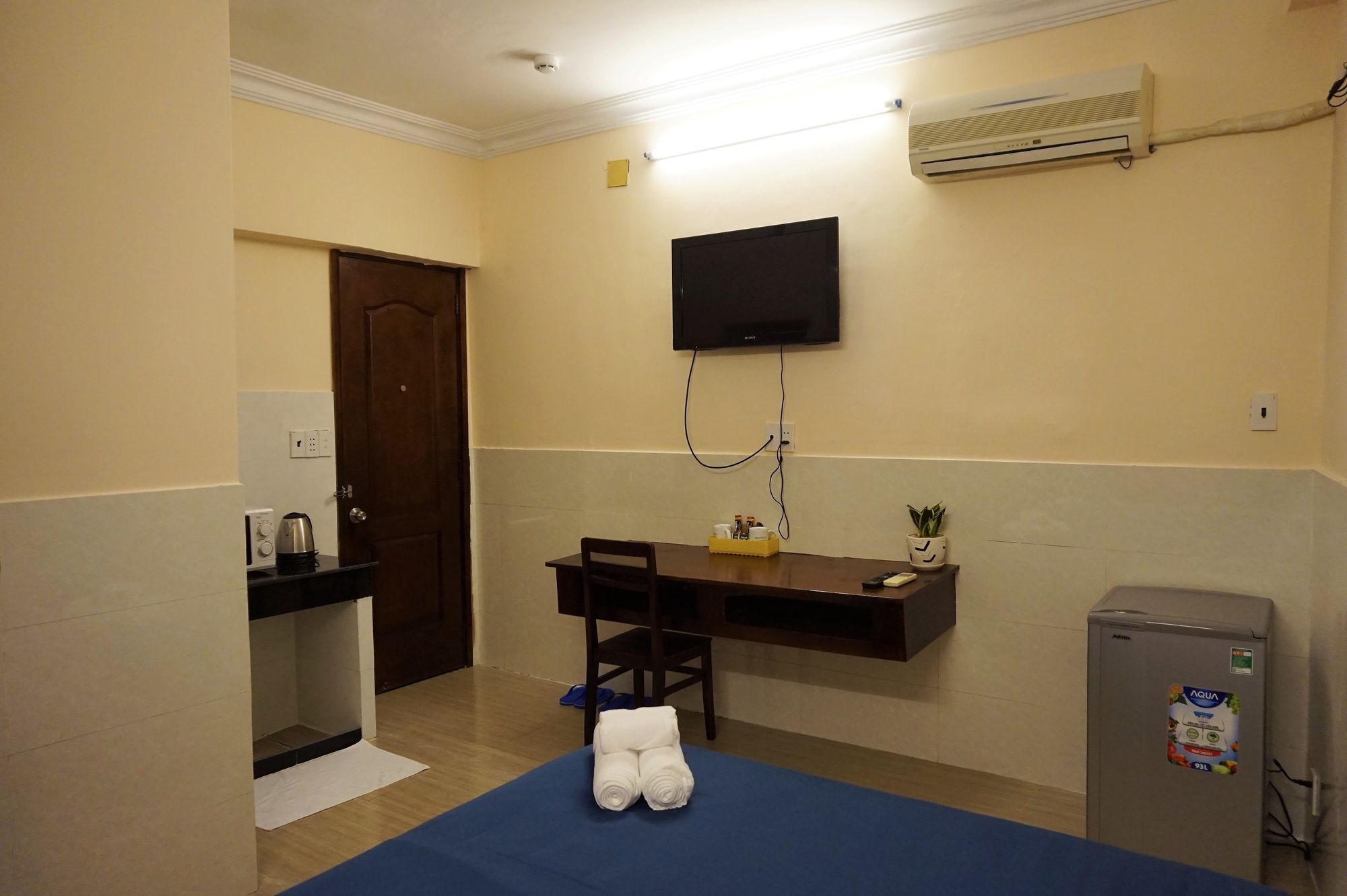 ホテル Reddoorz Near Khu Che Xuat Tan Thuan 2 ホーチミン市 エクステリア 写真