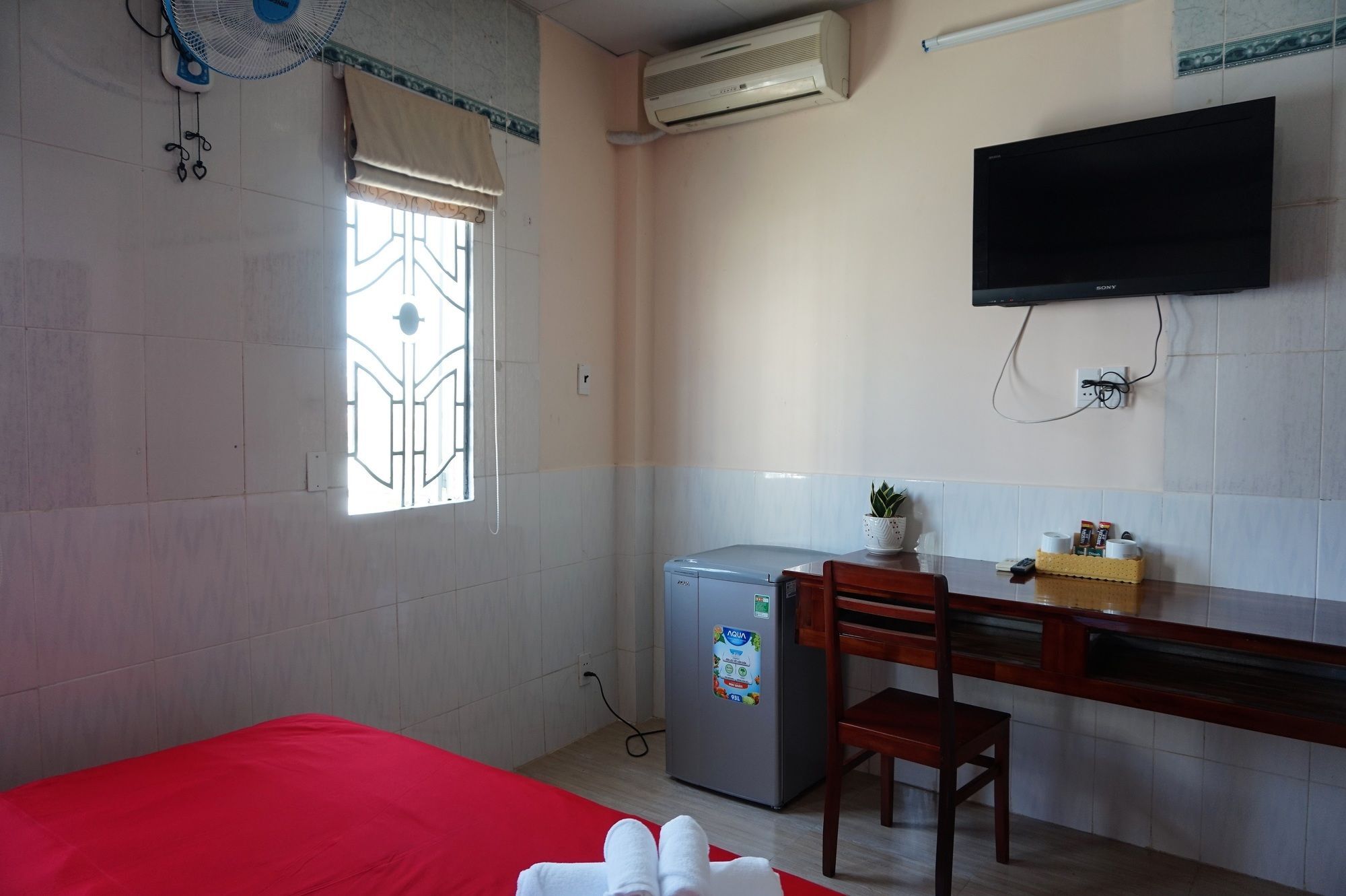 ホテル Reddoorz Near Khu Che Xuat Tan Thuan 2 ホーチミン市 エクステリア 写真