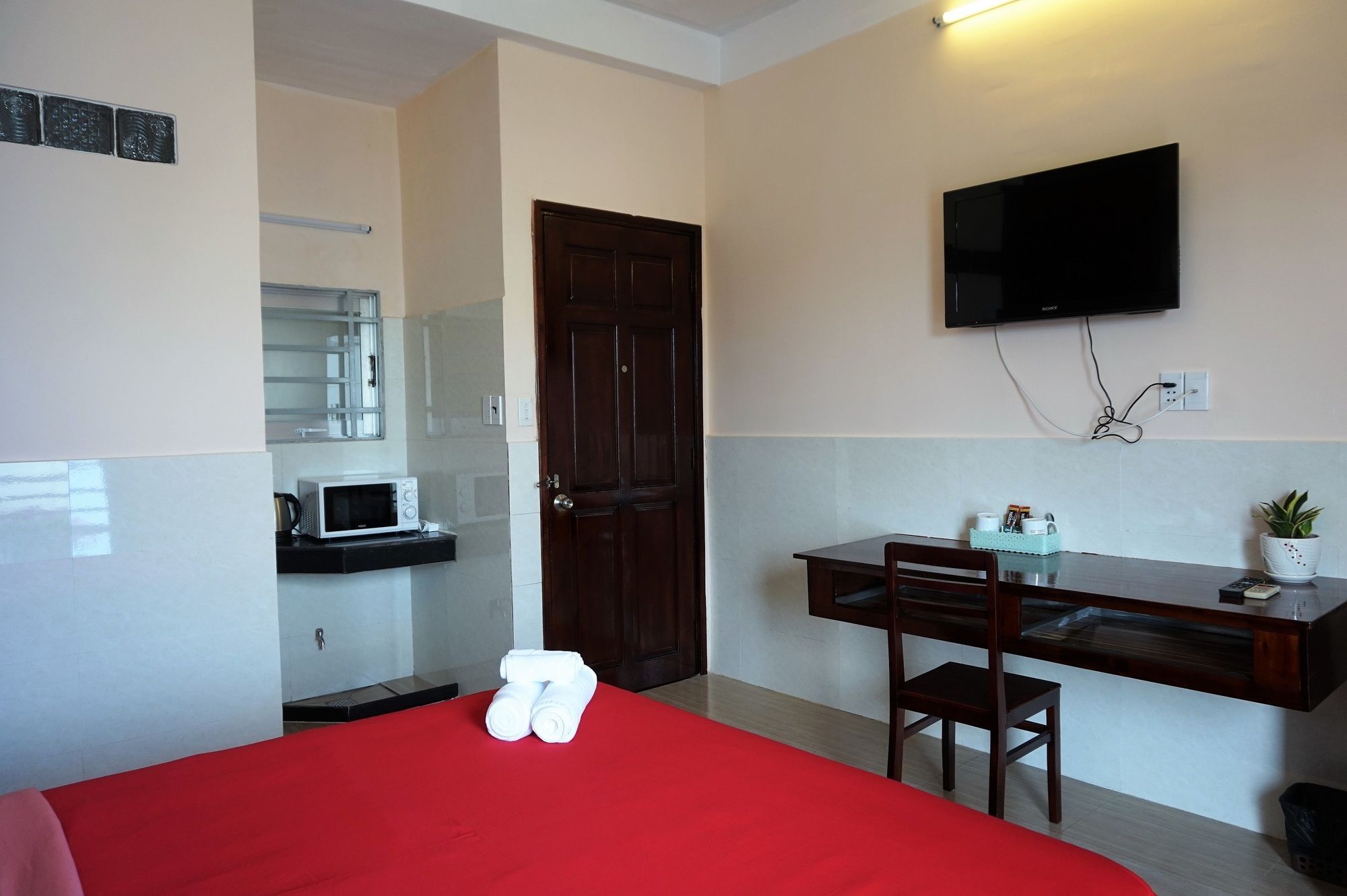 ホテル Reddoorz Near Khu Che Xuat Tan Thuan 2 ホーチミン市 エクステリア 写真
