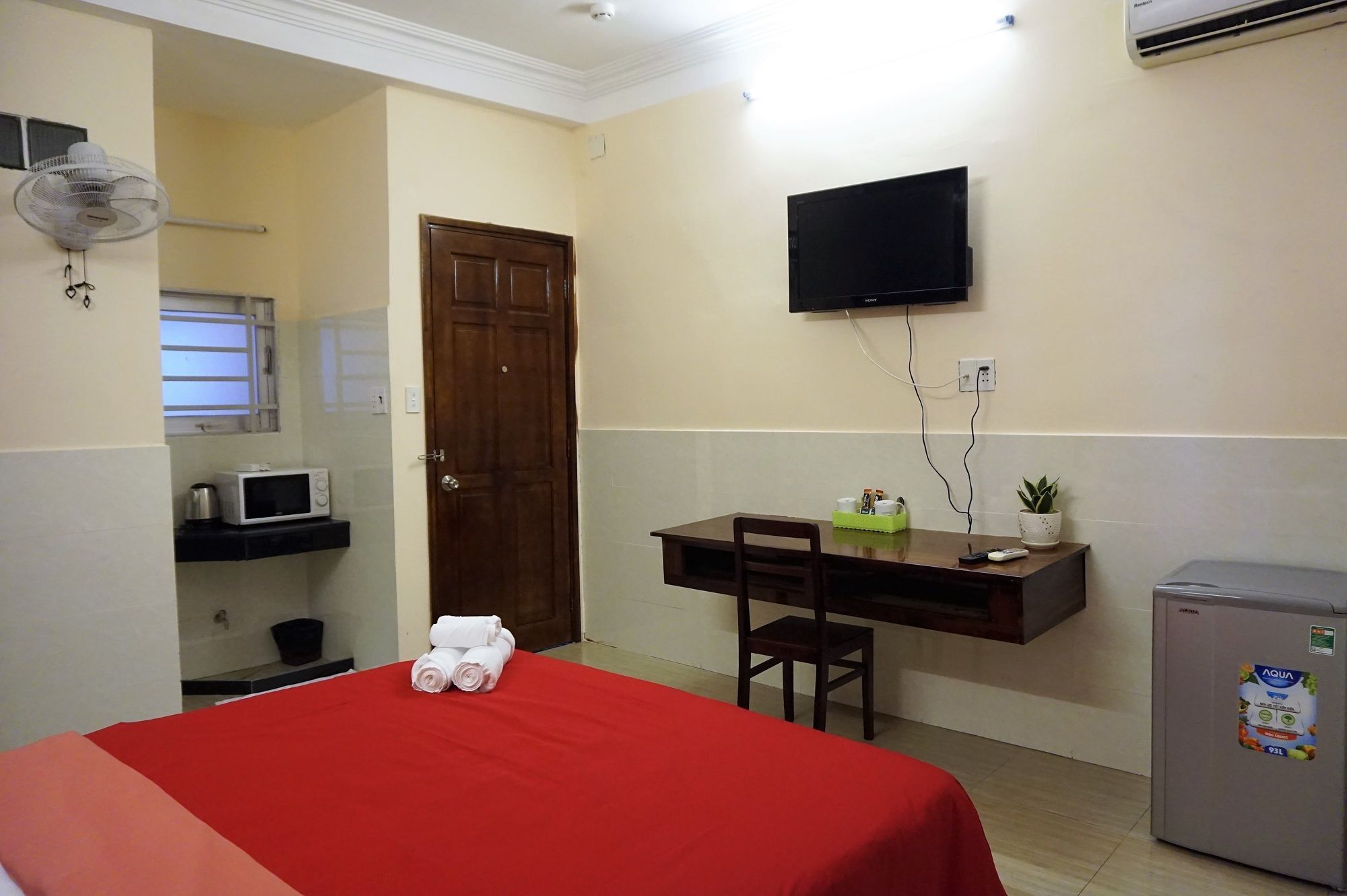 ホテル Reddoorz Near Khu Che Xuat Tan Thuan 2 ホーチミン市 エクステリア 写真