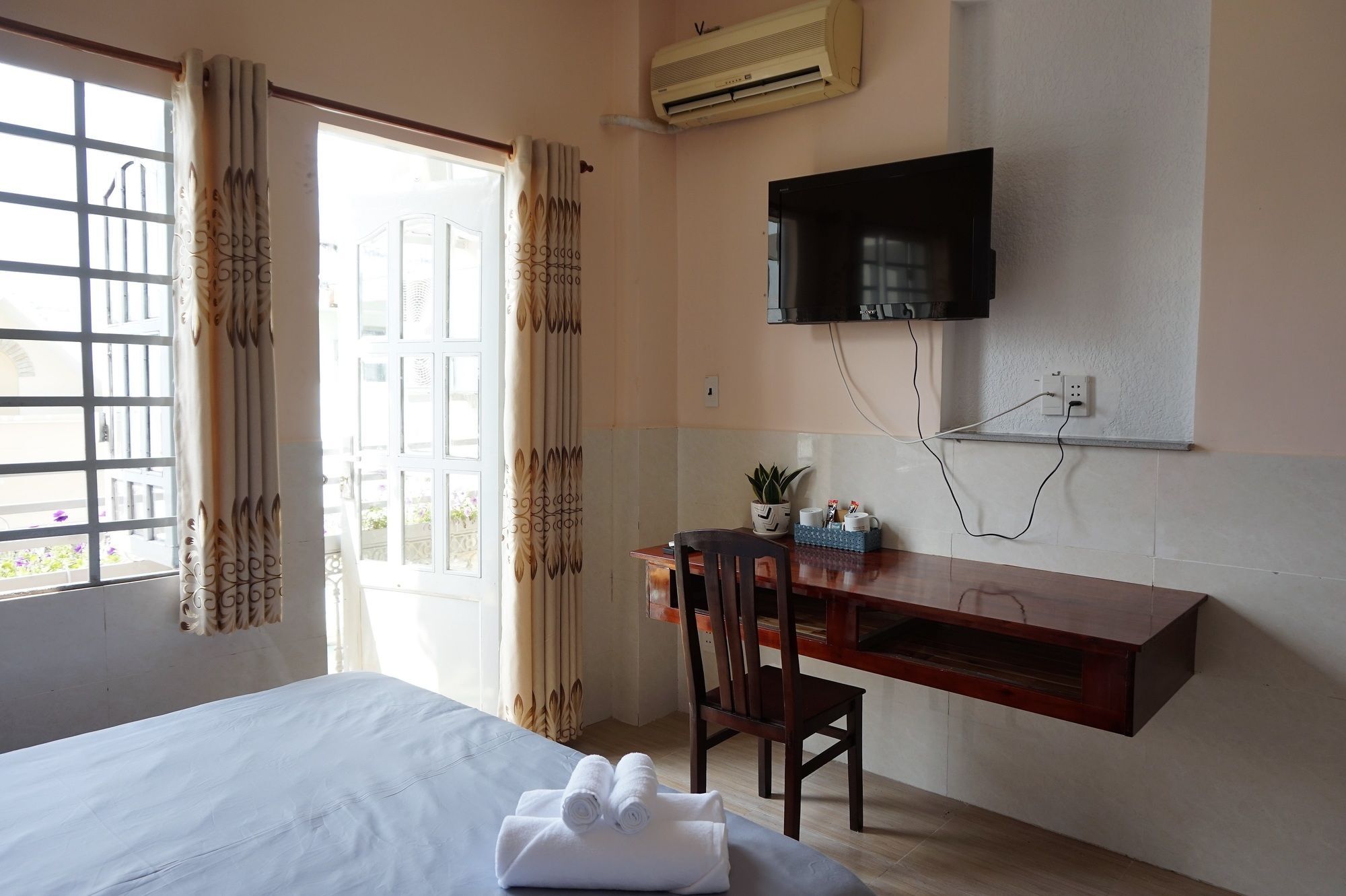 ホテル Reddoorz Near Khu Che Xuat Tan Thuan 2 ホーチミン市 エクステリア 写真