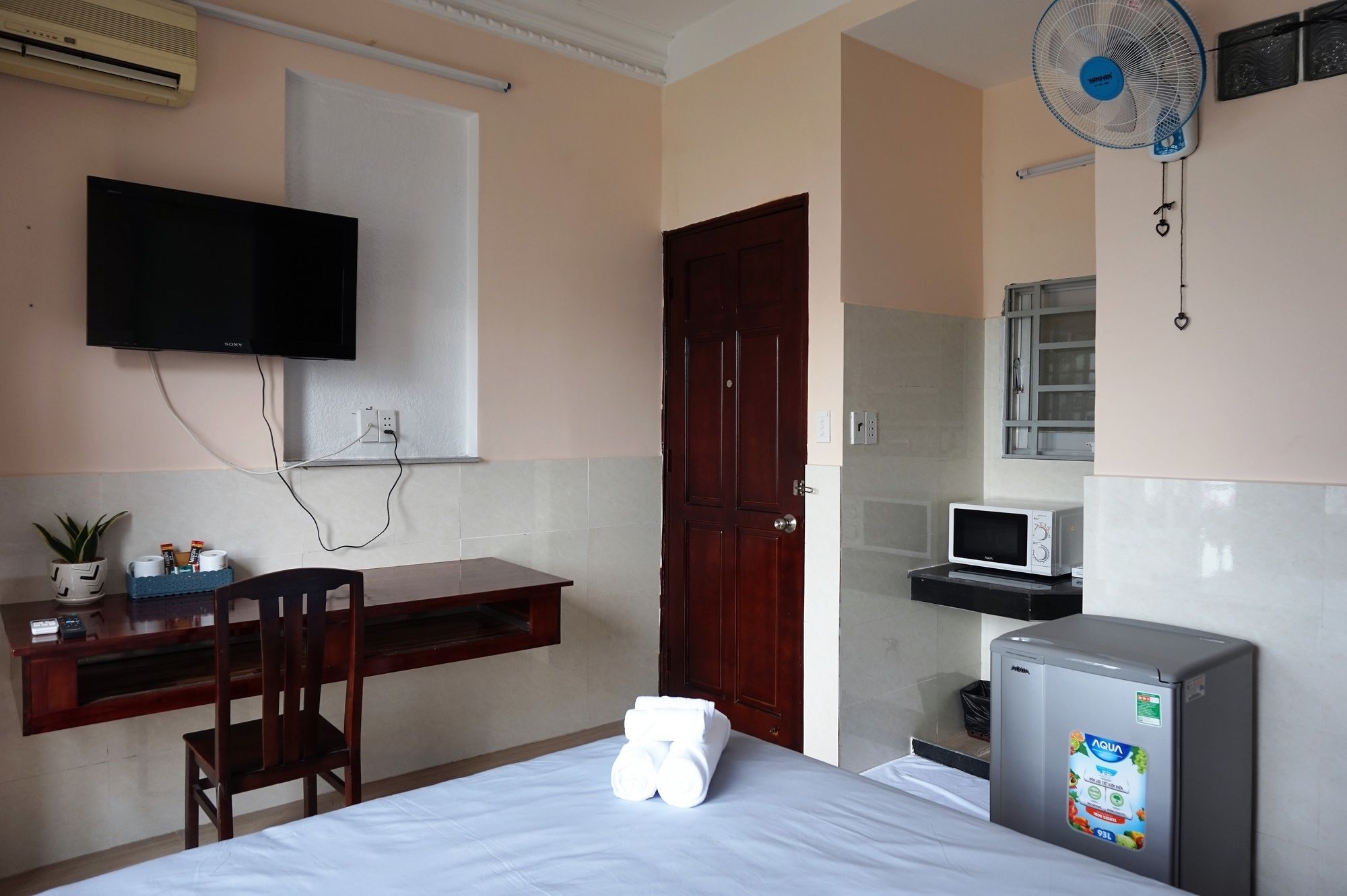 ホテル Reddoorz Near Khu Che Xuat Tan Thuan 2 ホーチミン市 エクステリア 写真