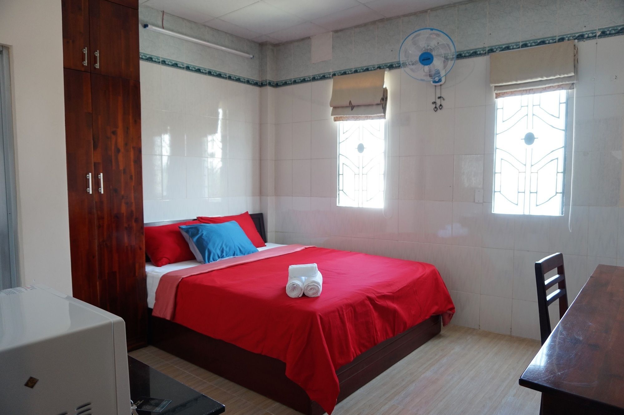 ホテル Reddoorz Near Khu Che Xuat Tan Thuan 2 ホーチミン市 エクステリア 写真