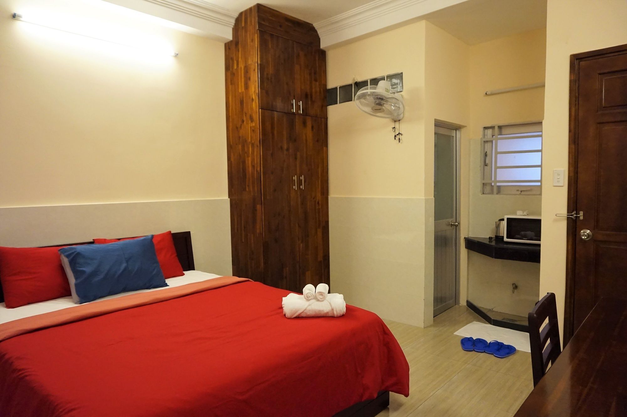 ホテル Reddoorz Near Khu Che Xuat Tan Thuan 2 ホーチミン市 エクステリア 写真