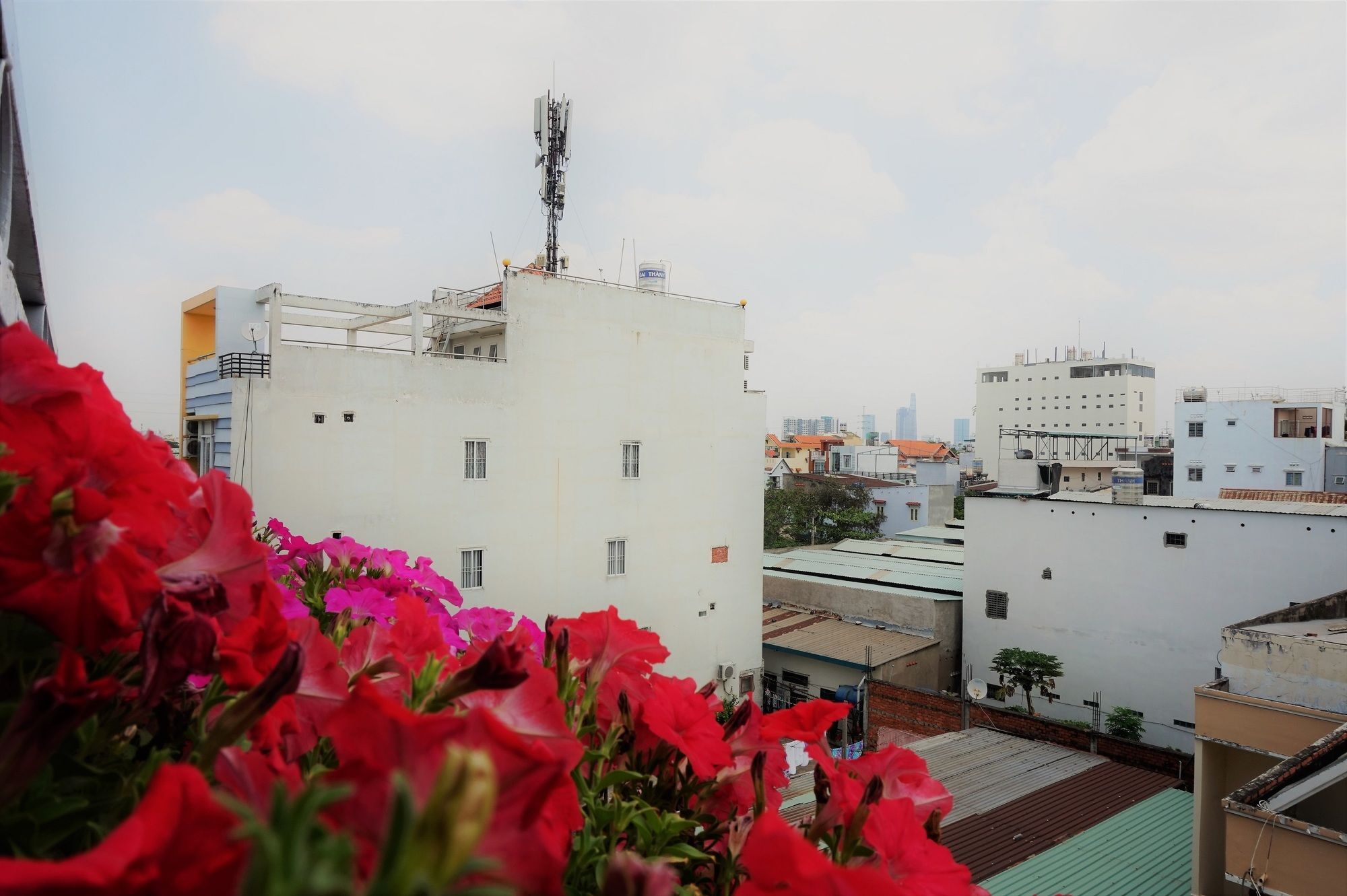 ホテル Reddoorz Near Khu Che Xuat Tan Thuan 2 ホーチミン市 エクステリア 写真