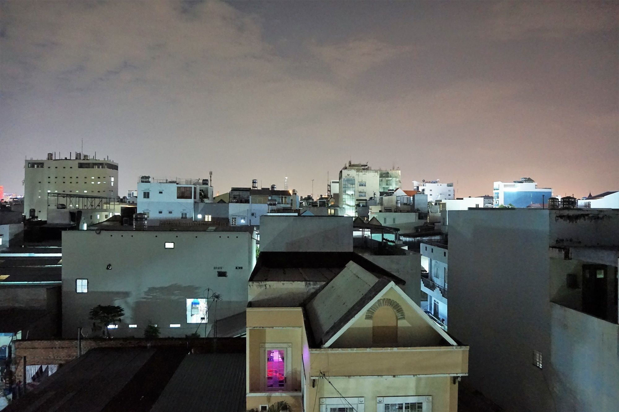 ホテル Reddoorz Near Khu Che Xuat Tan Thuan 2 ホーチミン市 エクステリア 写真