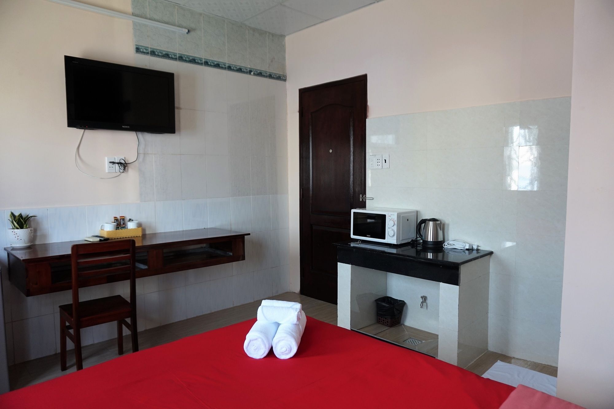 ホテル Reddoorz Near Khu Che Xuat Tan Thuan 2 ホーチミン市 エクステリア 写真