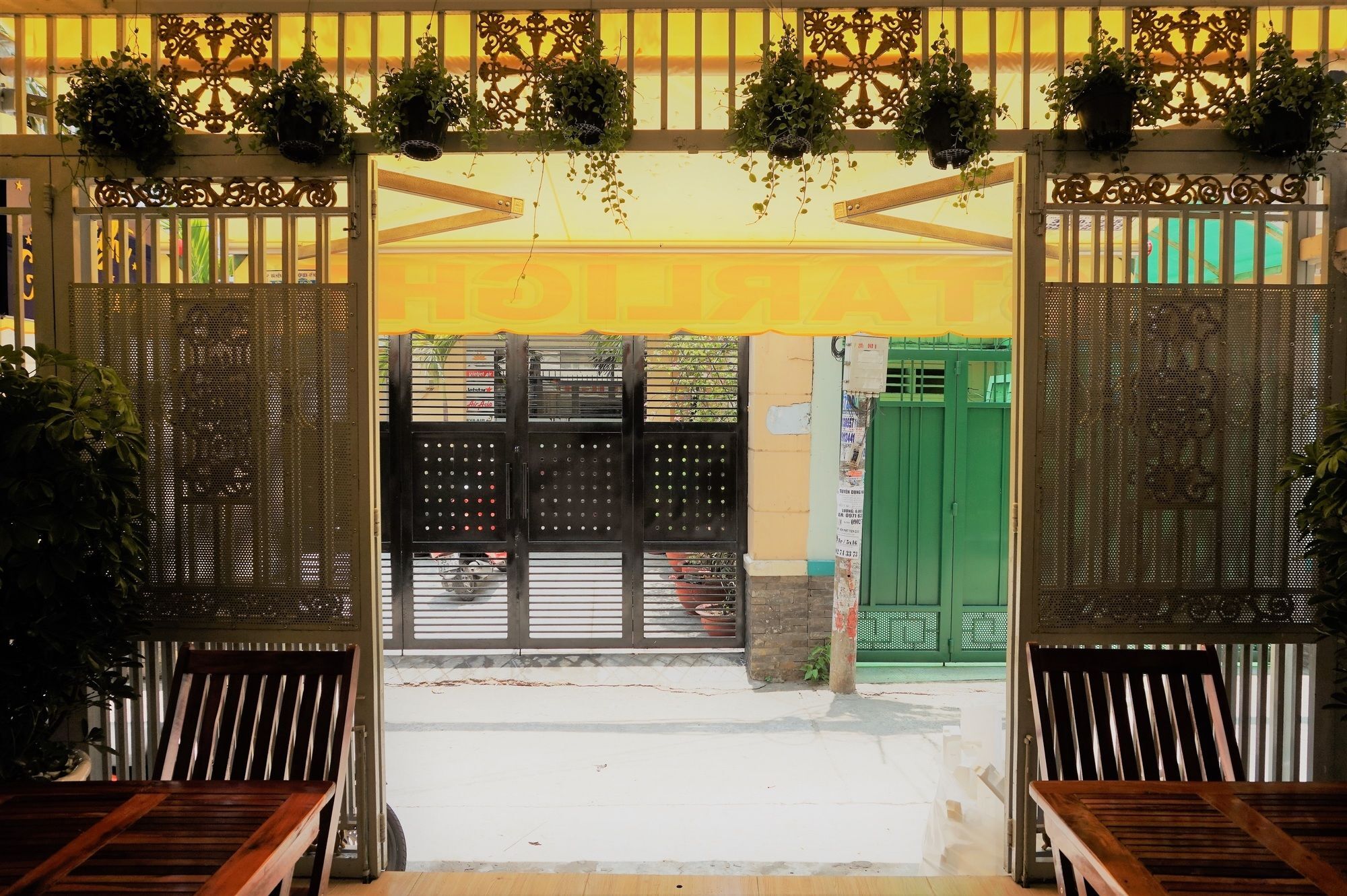 ホテル Reddoorz Near Khu Che Xuat Tan Thuan 2 ホーチミン市 エクステリア 写真